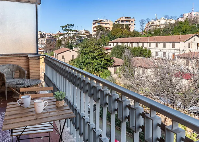 Bright At The Vatican Museums Apartment Rom